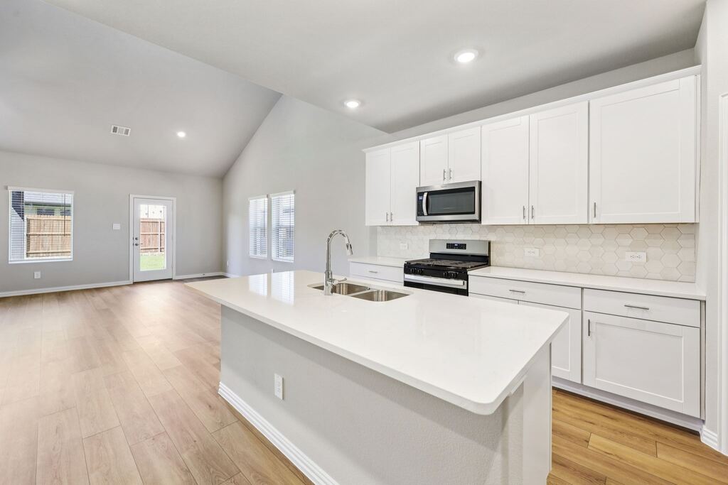 10812 Colonial Heights Lane, Fort Worth, TX 76179 — photo 1
