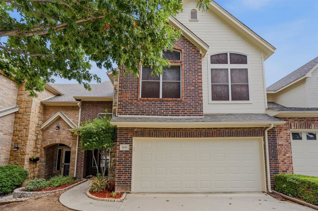 160 Greathouse Village, Decatur, TX 76234 — photo 1