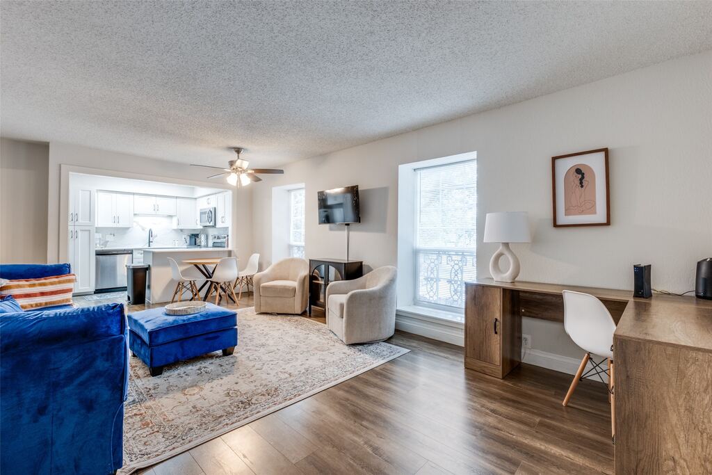 5214 Fleetwood Oaks Avenue 206, Dallas, TX 75235 — photo 1