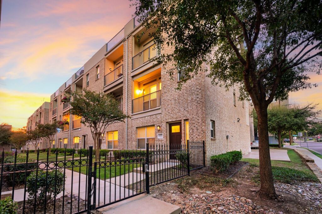 1303 Palm Springs Lane, Dallas, TX 75204 — photo 1