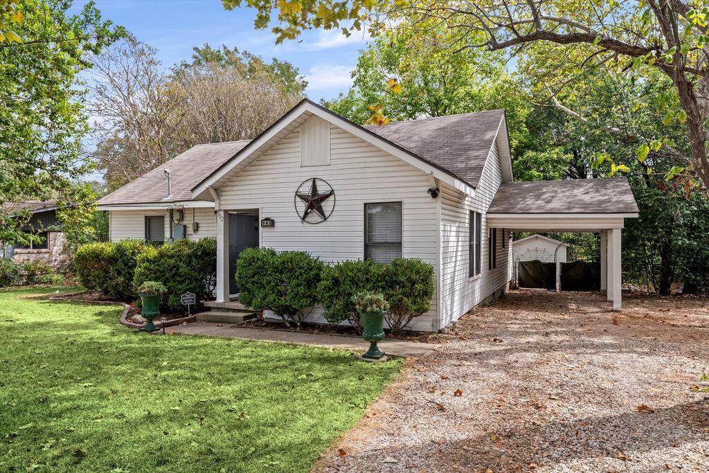 302 W Billington Drive, Robinson, TX 76706 — photo 1