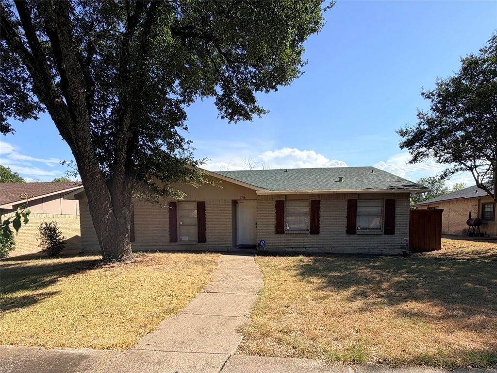7116 Chinaberry Road, Dallas, TX 75249 — photo 1