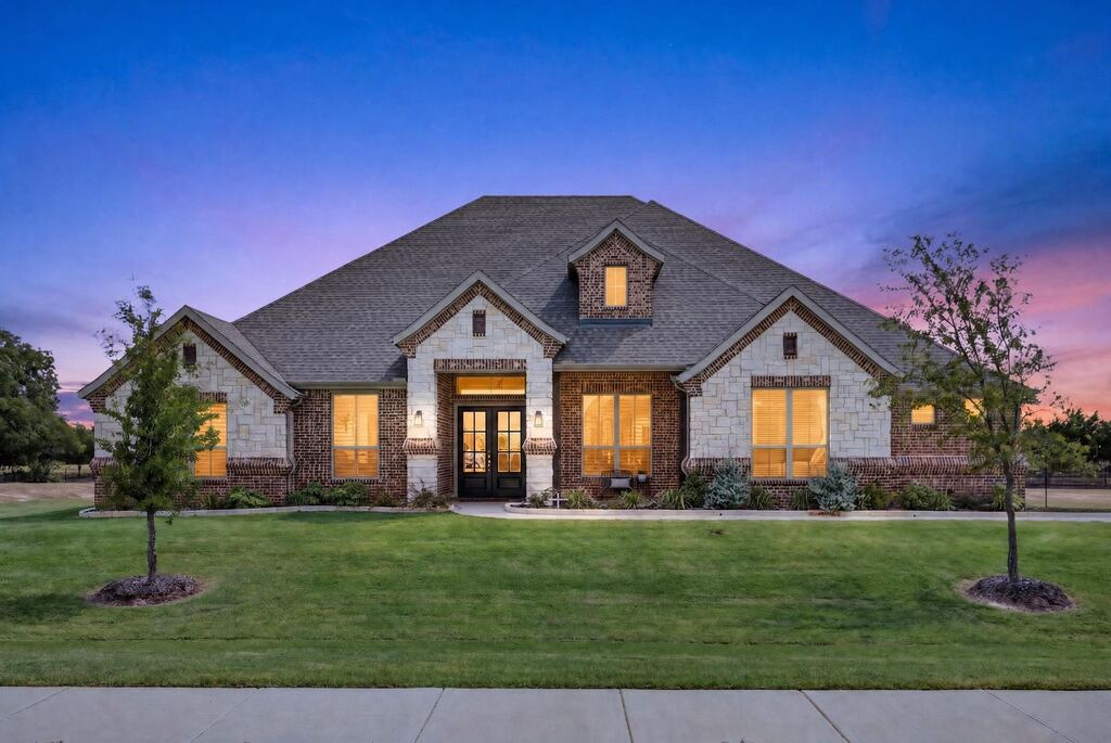 134 Hollingsworth Lane, Glenn Heights, TX 75154 — photo 1