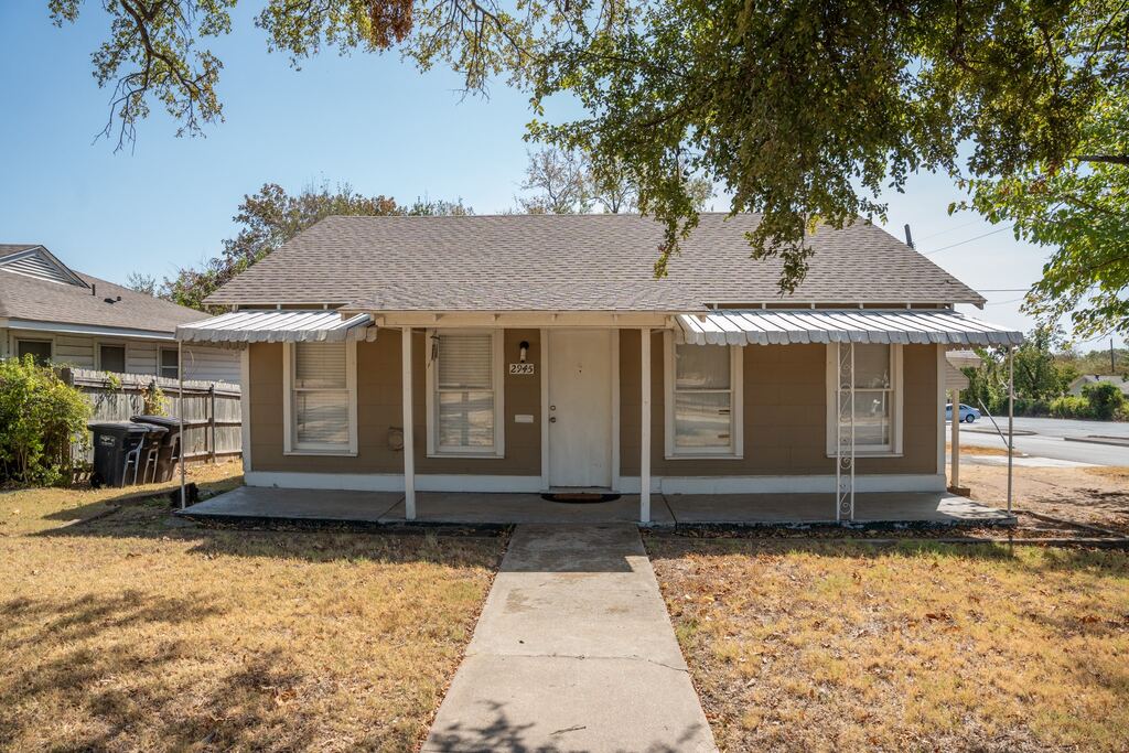 2945 Handley Drive, Fort Worth, TX 76112 — photo 1