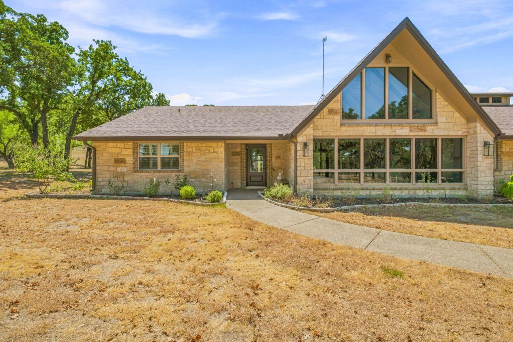 230 Private Road 2174
