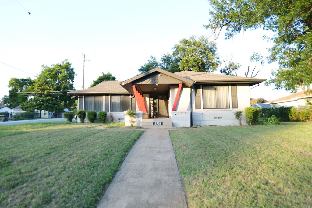 2702 Belknap Avenue, Dallas, TX 75216 — photo 1