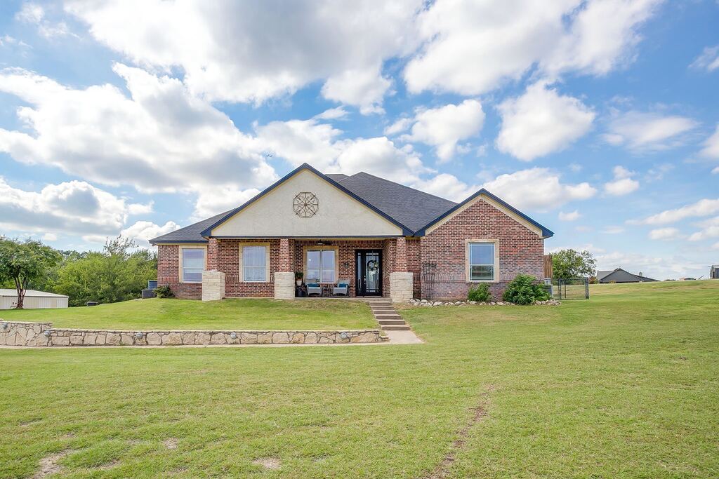 124 Stonewick Drive, Cresson, TX 76035 — photo 1