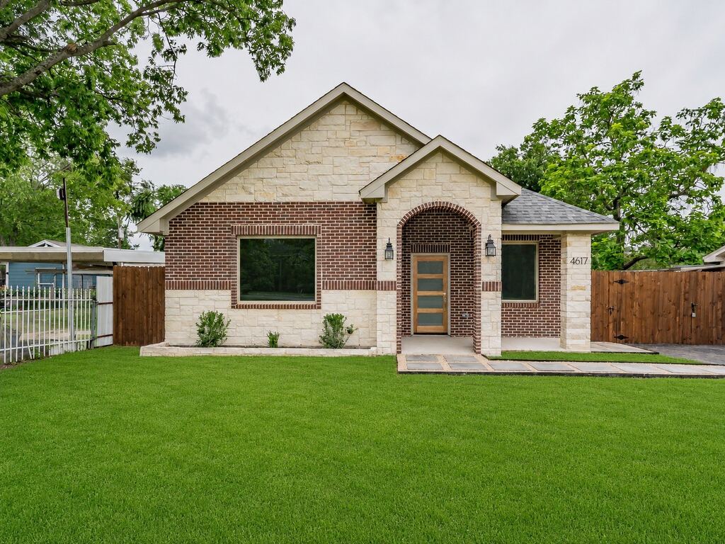 4617 Merida Avenue, Fort Worth, TX 76115 — photo 1