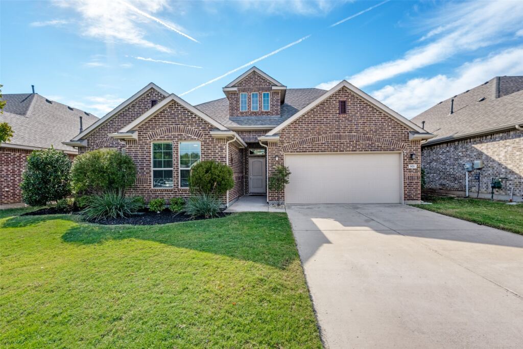 921 Coralberry Drive