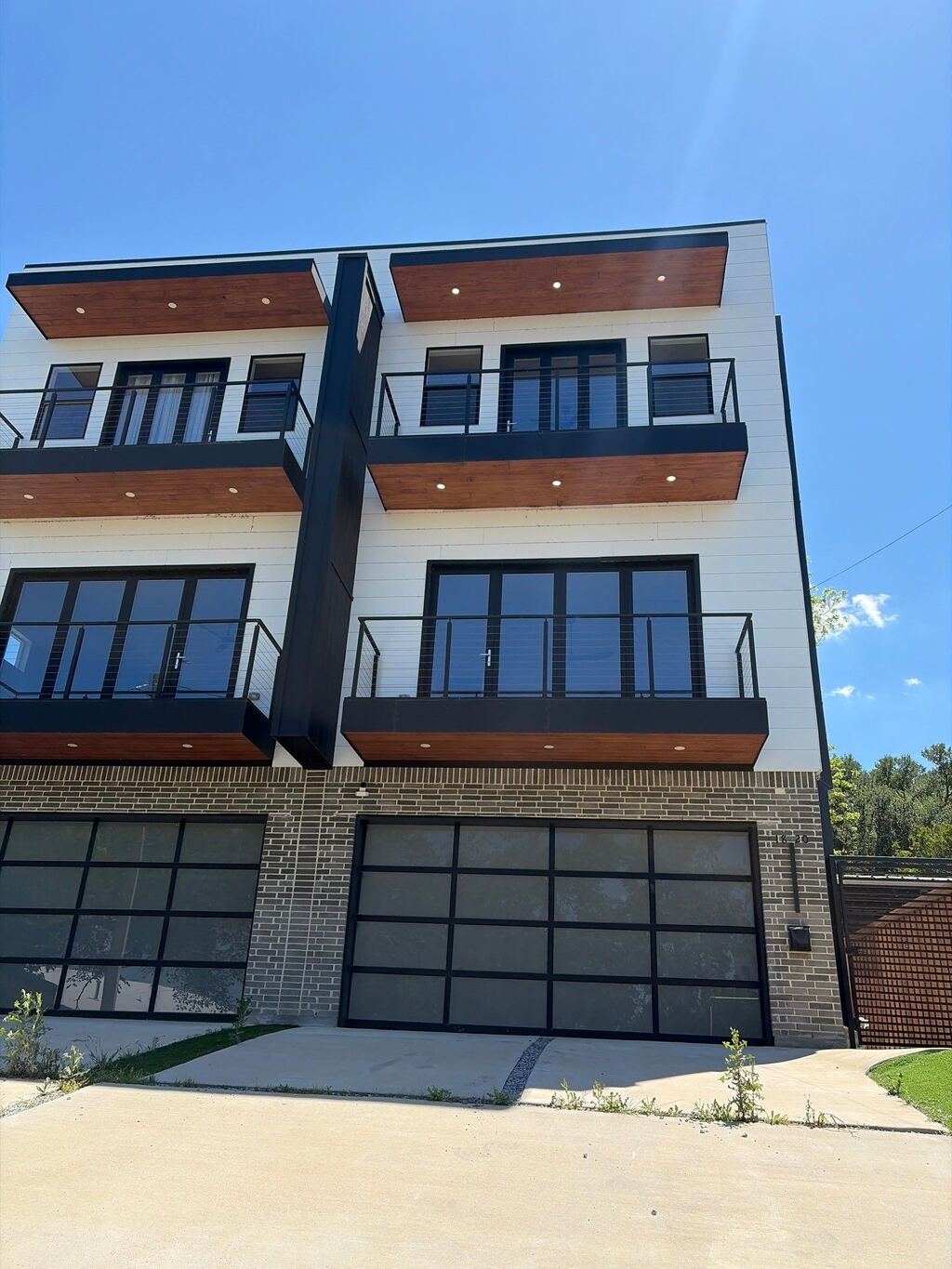 1820 Pollard Street, Dallas, TX 75208 — photo 1