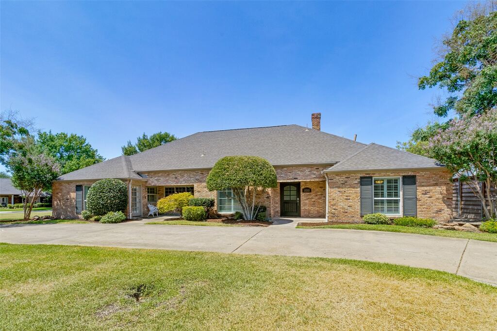 15305 Leavalley Drive, Dallas, TX 75248 — photo 1