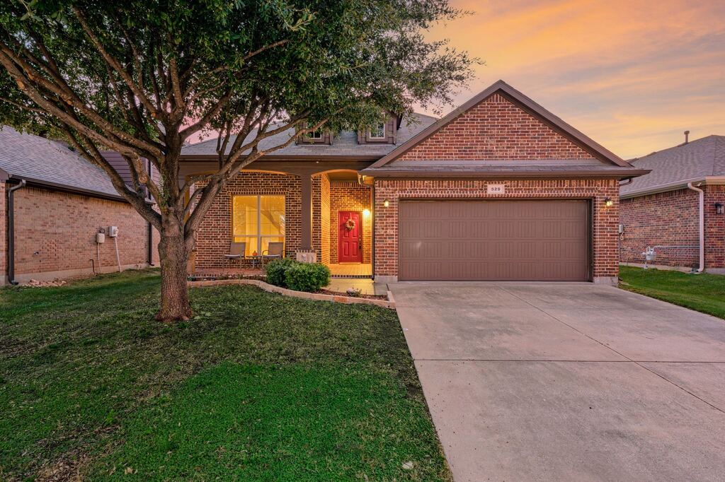 529 Branding Iron Trail, Fort Worth, TX 76131 — photo 1