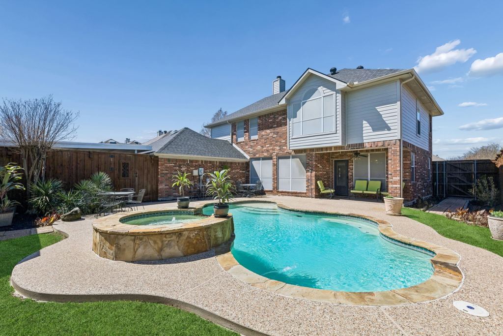 2710 Winterberry Drive
