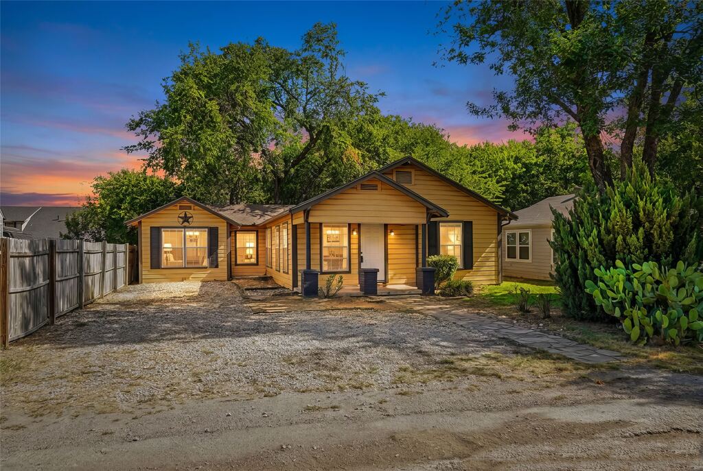 403 Marshall Street, Sanger, TX 76266 — photo 1
