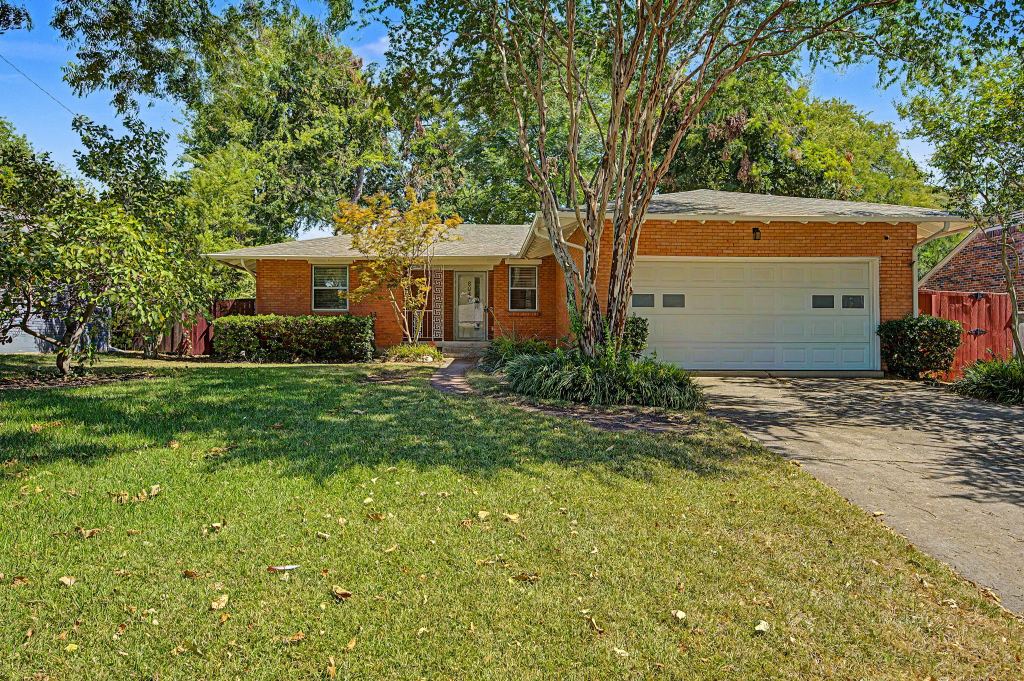 8046 Fall River Drive, Dallas, TX 75228 — photo 1