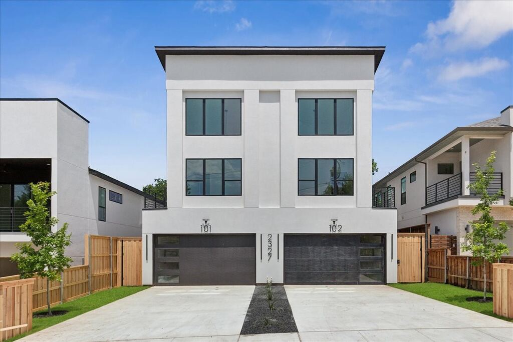 2327 Vagas Street 102, Dallas, TX 75219 — photo 1