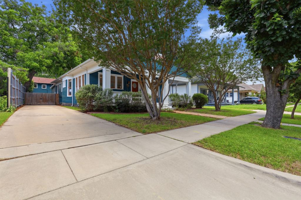 1932 5th Avenue, Fort Worth, TX 76110 — photo 1