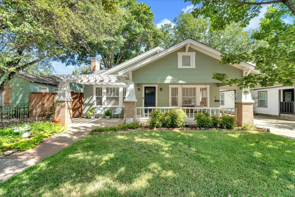 4532 Pershing Avenue, Fort Worth, TX 76107 — photo 1
