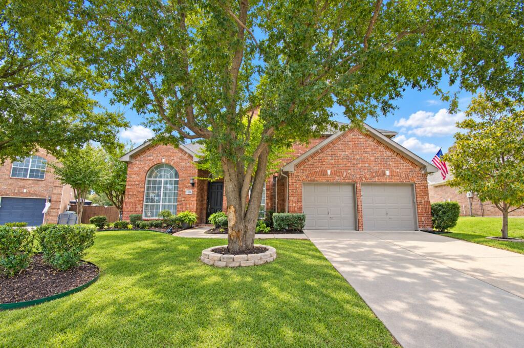 1105 Bur Oak Drive