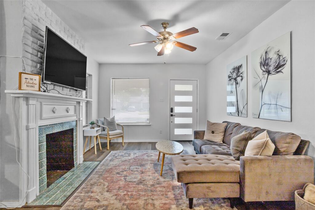 4040 Carolyn Road, Fort Worth, TX 76109 — photo 1
