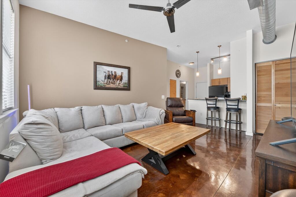 201 W Lancaster Avenue 406, Fort Worth, TX 76102 — photo 1