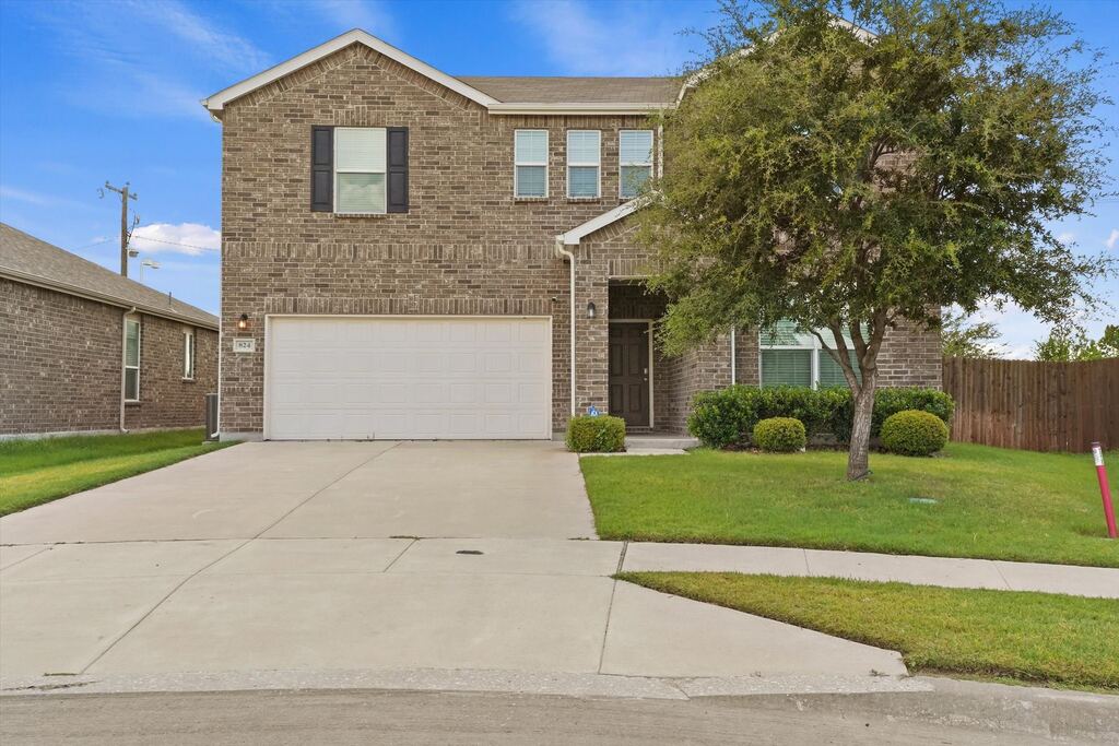 824 Lemongrass Court, Fort Worth, TX 76131 — photo 1