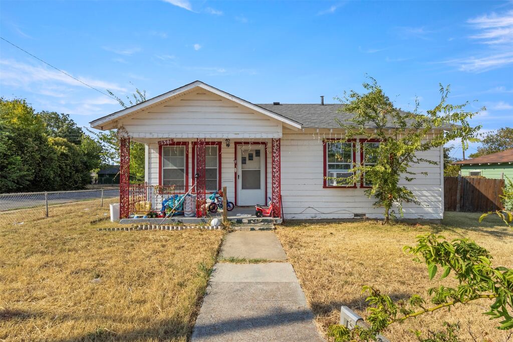 1301 E Ramsey Avenue, Fort Worth, TX 76104 — photo 1