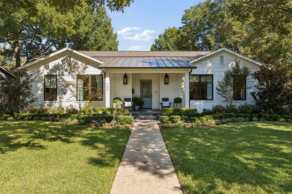560 Northlake Drive, Dallas, TX 75218 — photo 1