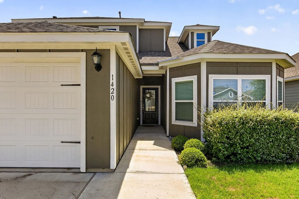 1420 Sunkiss Drive, Fort Worth, TX 76140 — photo 1