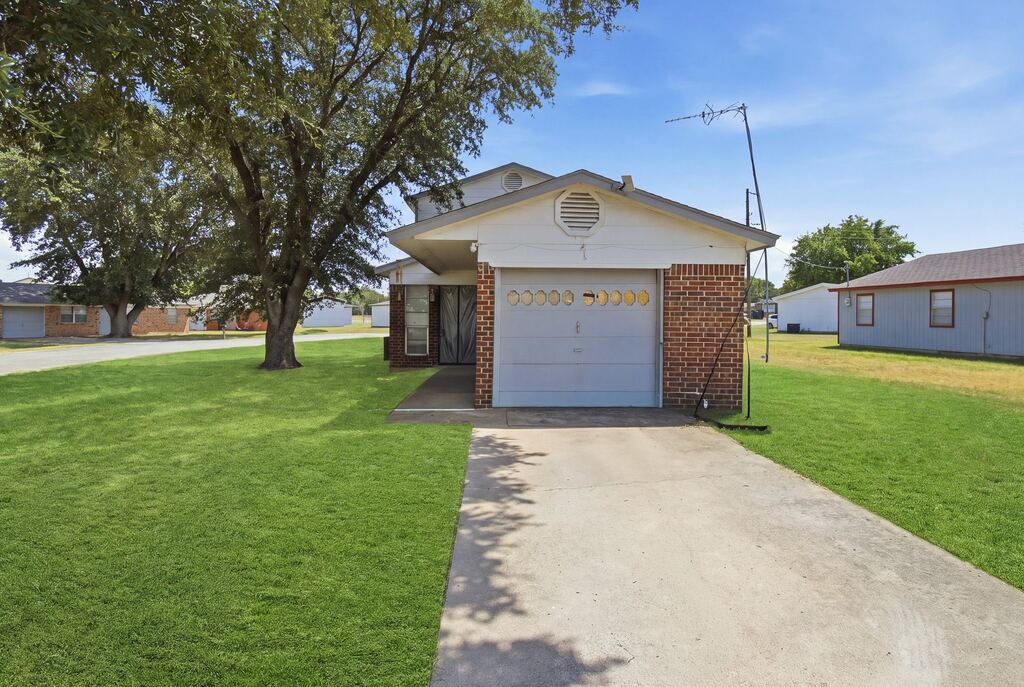 1537 Coral Cut Off, Pelican Bay, TX 76020 — photo 1