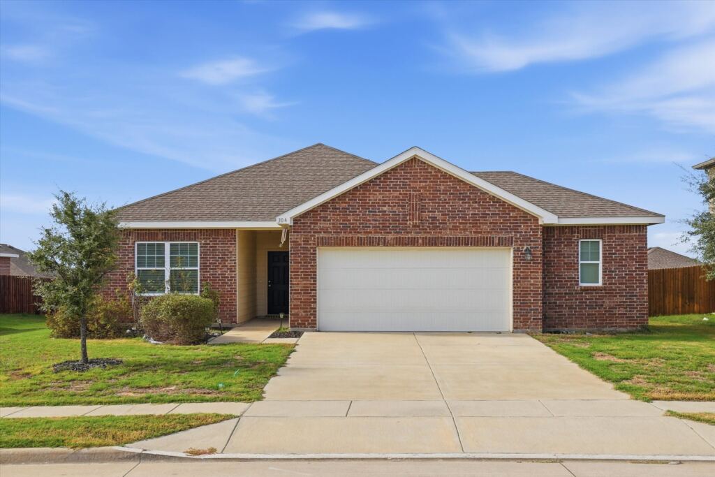 304 Sabine River Road, Glenn Heights, TX 75154 — photo 1