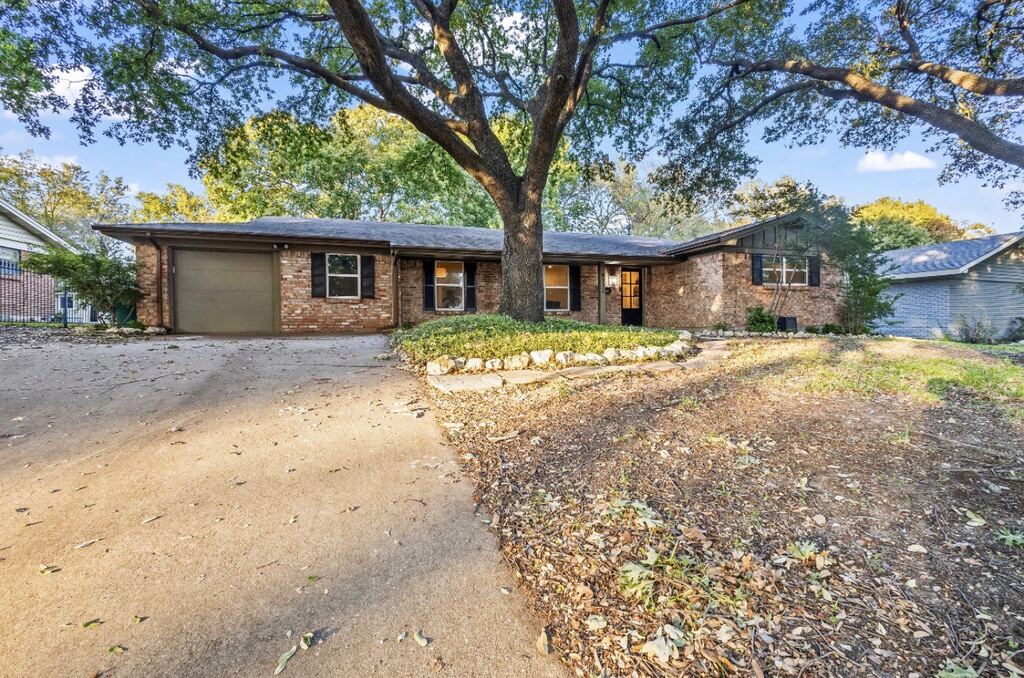 4112 Selkirk Drive W, Fort Worth, TX 76109 — photo 1