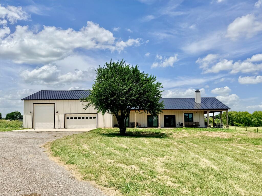 13555 Chisum Road, Sanger, TX 76266 — photo 1