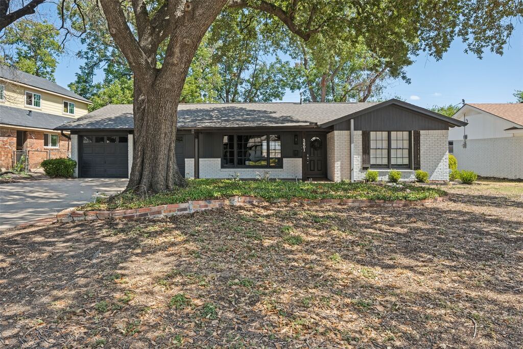5601 Westcreek Drive, Fort Worth, TX 76133 — photo 1