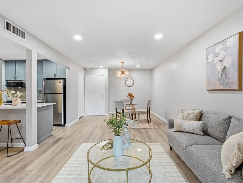 4851 Cedar Springs Road 392, Dallas, TX 75219 — photo 1