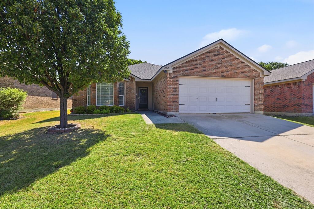 2309 Halladay Trail, Fort Worth, TX 76108 — photo 1