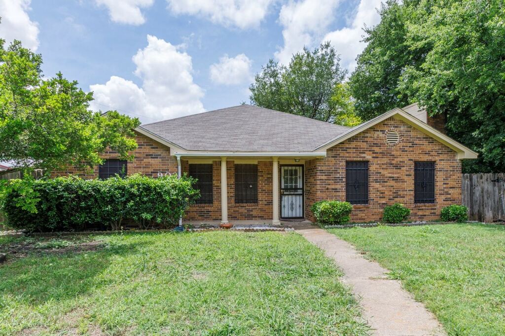 902 Wayne Avenue, Duncanville, TX 75137 — photo 1