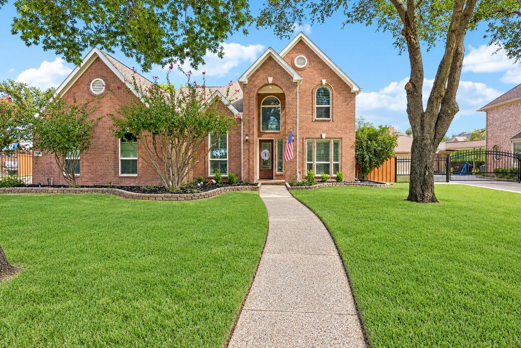 6909 Wandering Way