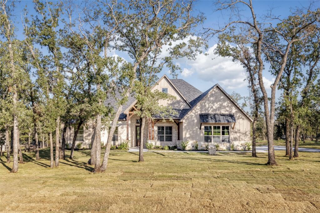 140 Prairie Winds Drive, Poolville, TX 76487 — photo 1