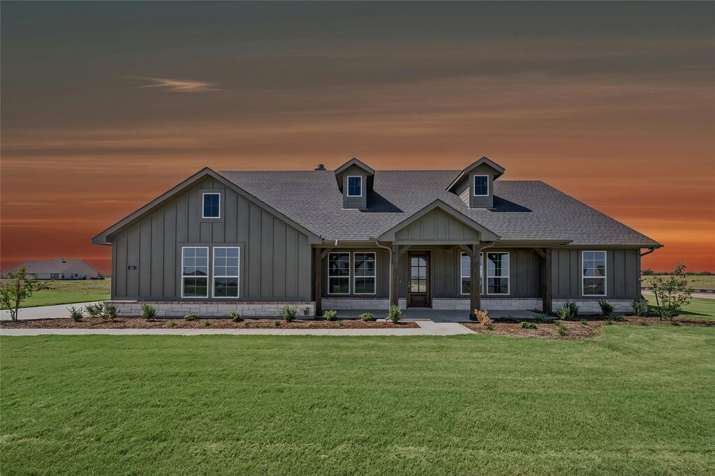 181 Sunny Side Road, Valley View, TX 76272 — photo 1
