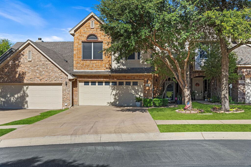 370 Greathouse Village, Decatur, TX 76234 — photo 1