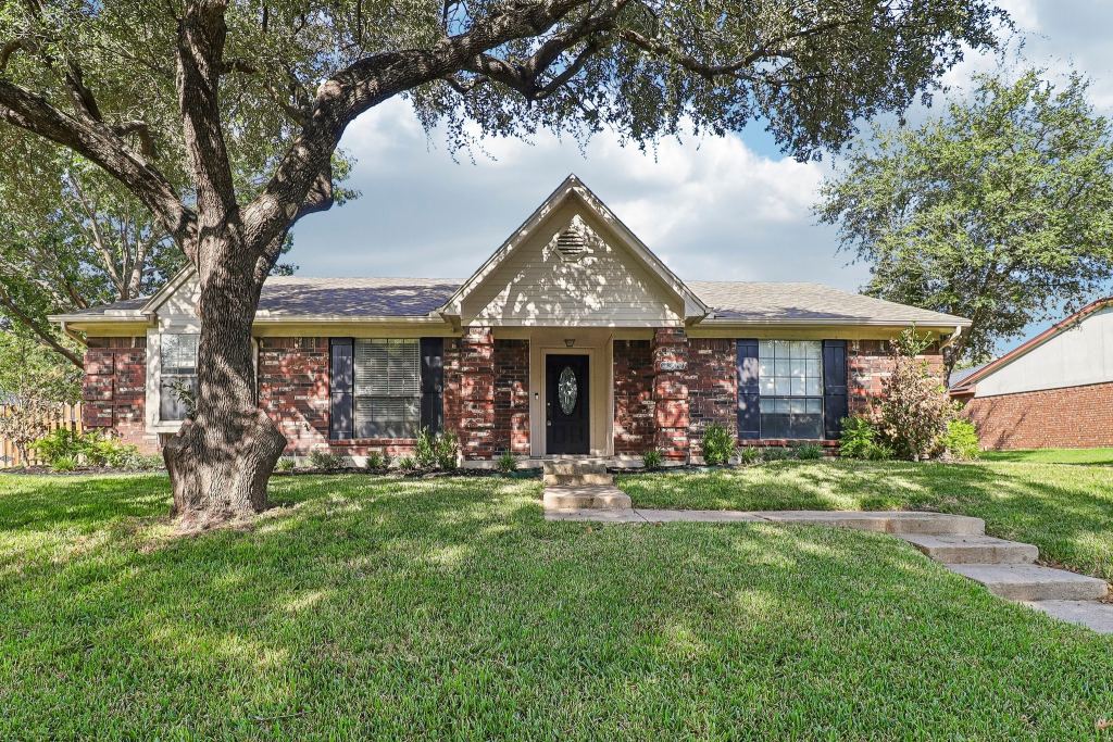 7305 Elizabeth Place
