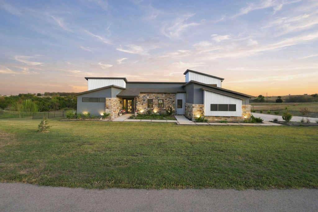 122 Nicholas Way, Decatur, TX 76234 — photo 1