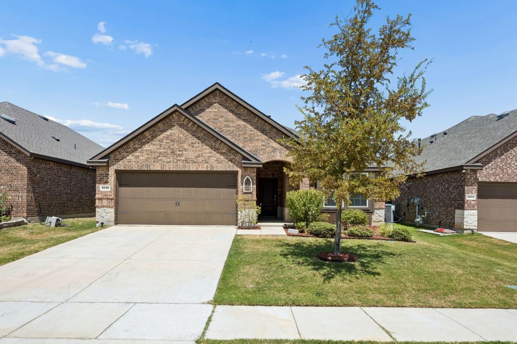 3016 Frio Road