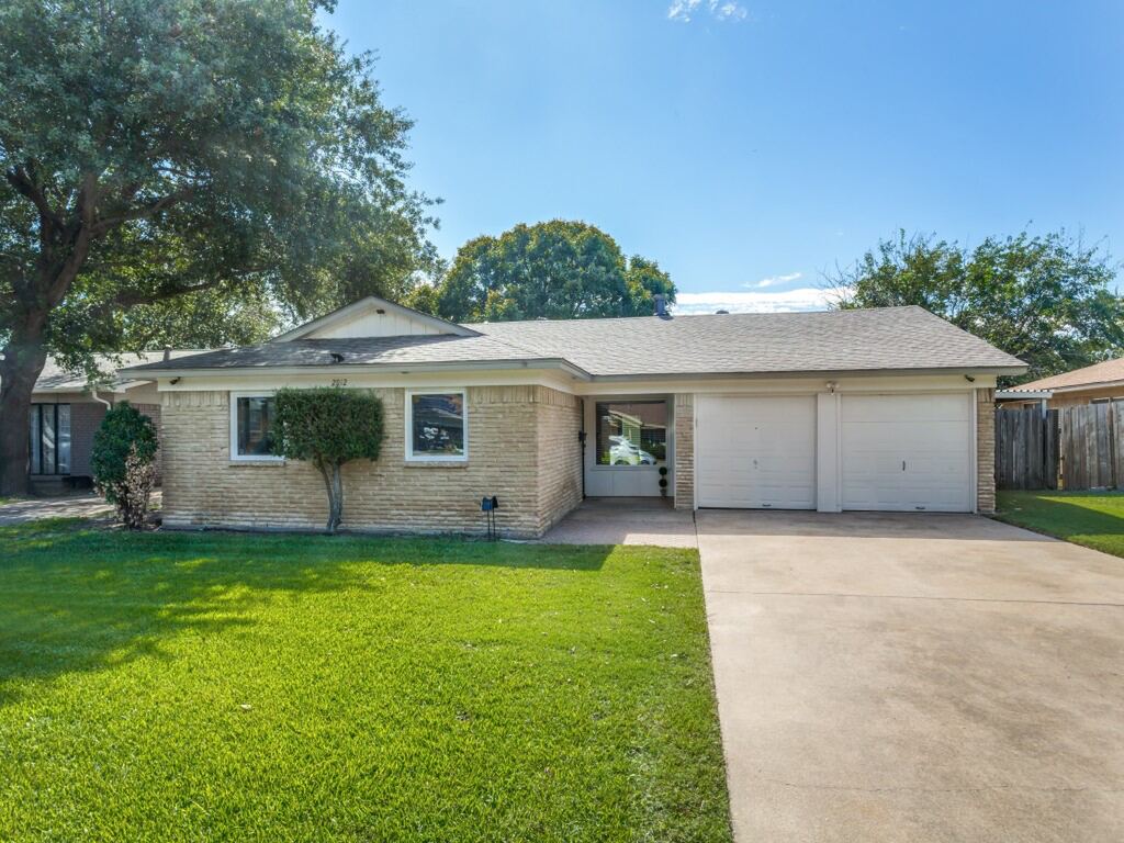 2912 Linden Lea