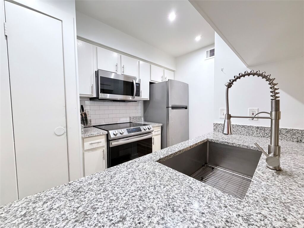 4837 Cedar Springs Road 110, Dallas, TX 75219 — photo 1