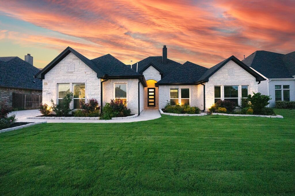1024 Whisper Willows Drive, Fort Worth, TX 76052 — photo 1