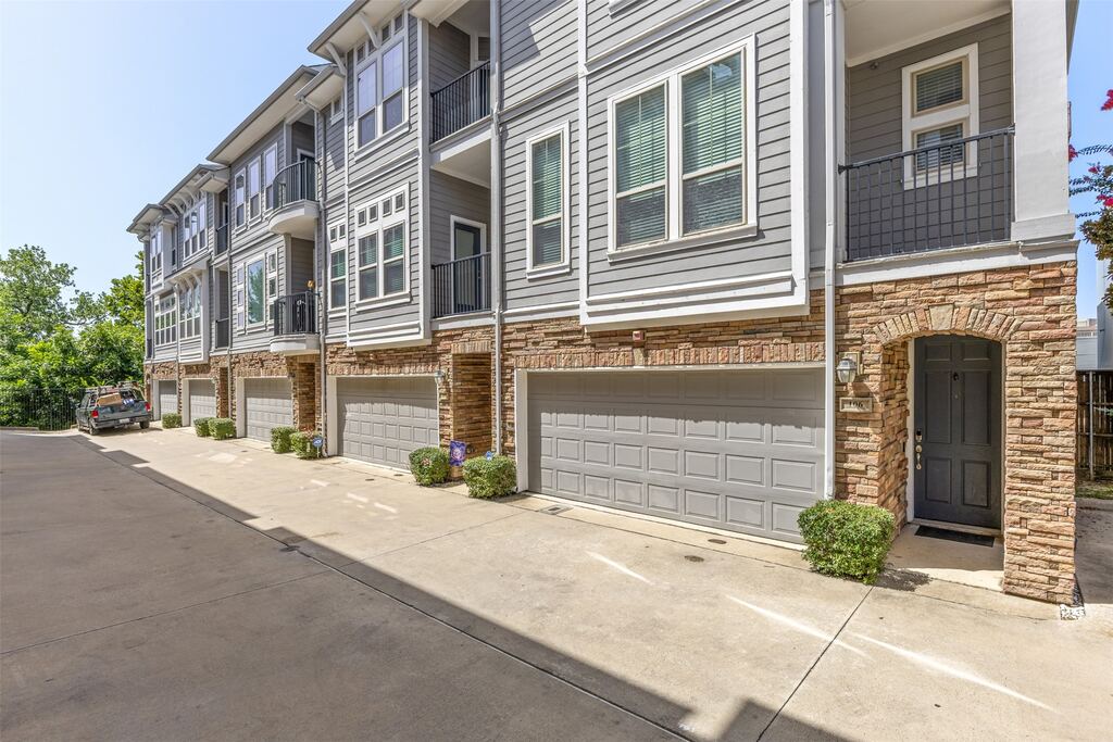 2326 Stutz Drive 106, Dallas, TX 75235 — photo 1