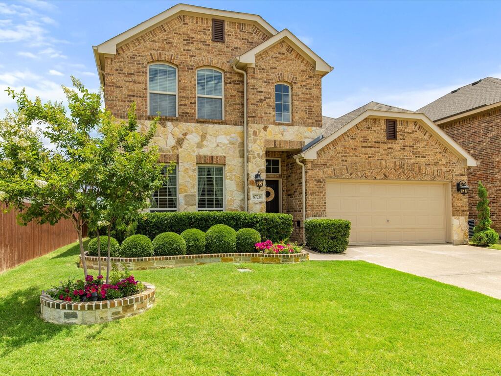 8720 Devonshire Drive, Fort Worth, TX 76131 — photo 1