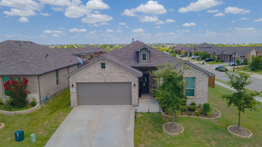 11300 Guinness Drive, Fort Worth, TX 76052 — photo 1